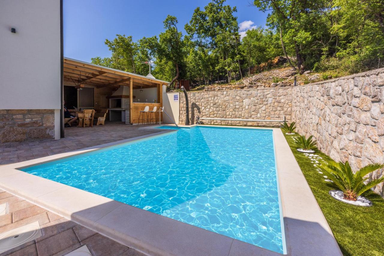 Villa Antani With Heated Pool, Sauna & Jacuzzi تْسْغيكفانِتْسا المظهر الخارجي الصورة
